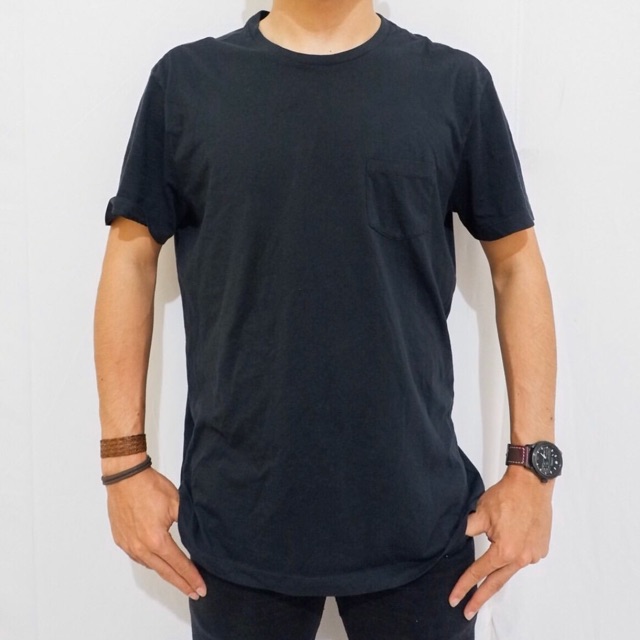 gap black t shirt
