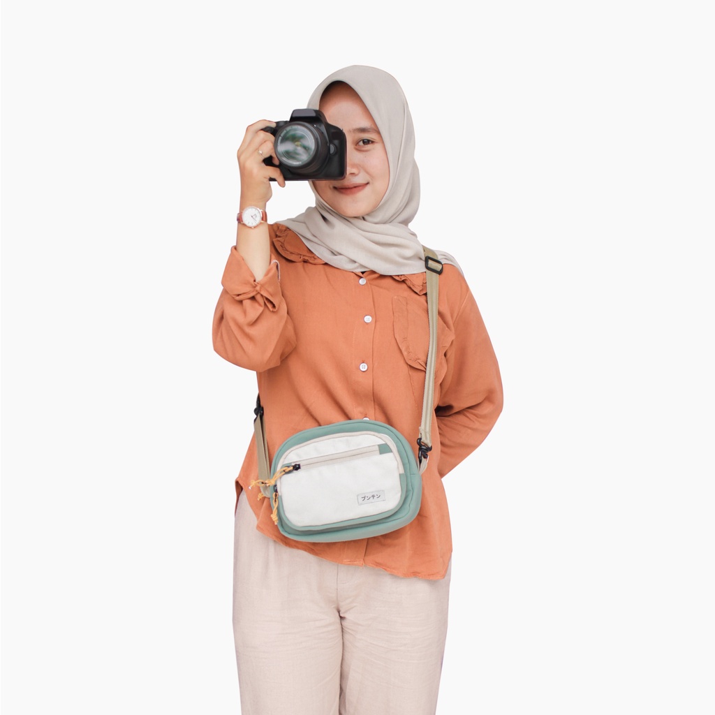 Rochinku Momo Series Pouch Slingbag Dompet Makeup Wanita 2in1