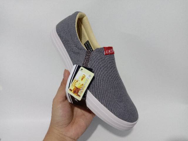 SEPATU CONVERSE PRIA DAN WANITA SLIP ON UNISEX COUPLE / SEPATU COWOK CEWEK KULIAH SEKOLAH PROMO