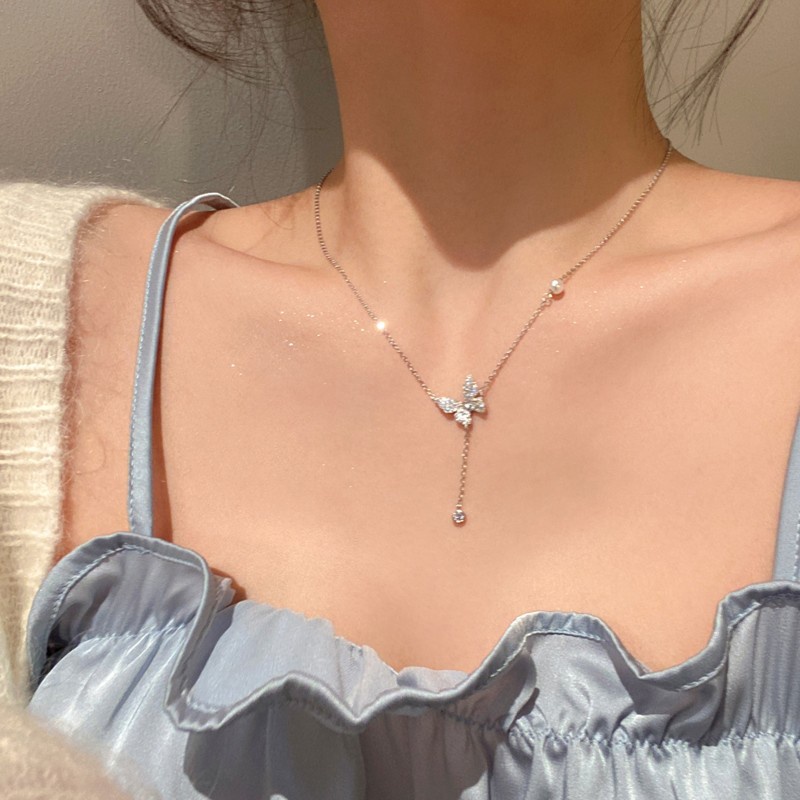 YEEZII Kalung Rantai Choker Liontin Kupu-Kupu Kristal Mutiara Warna Silver Untuk Aksesoris Perhiasan Wanita