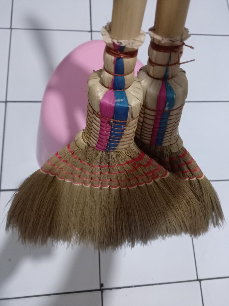 Sapu Rumput Tradisional / Sapu Rayung