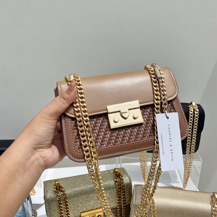 Hot Sell.. Boxy Chain Strap Bag