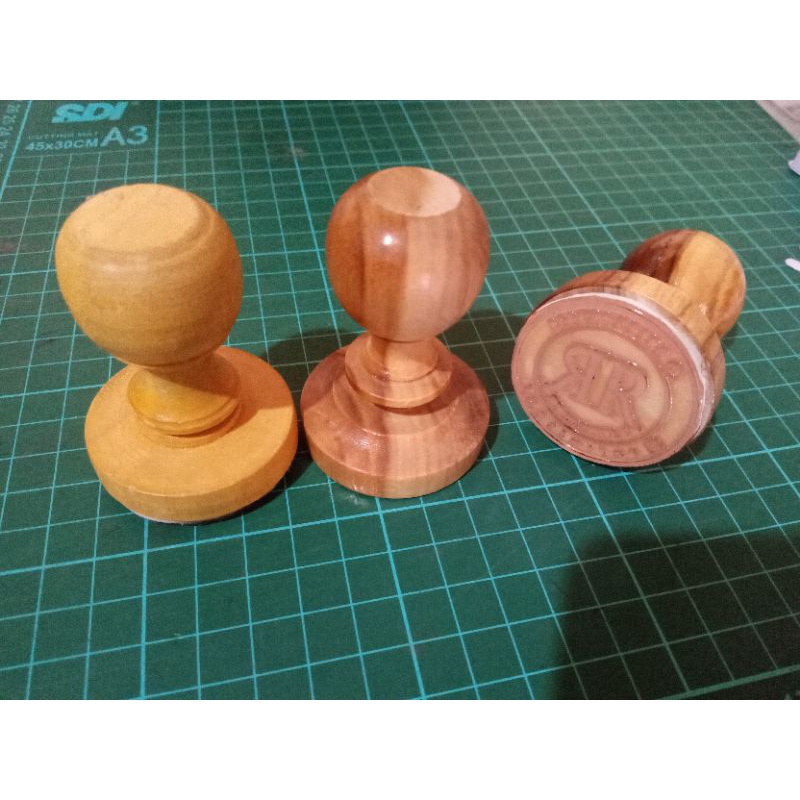 

Stempel karet custom persegi atau bulat diameter 5 cm