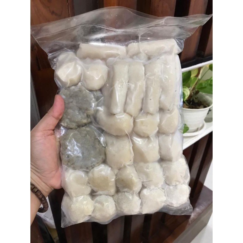 

pempek ikan tenggiri plus cuko