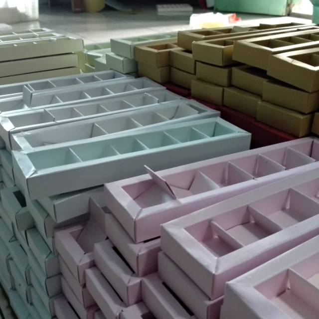 Box coklat praline sekat 6