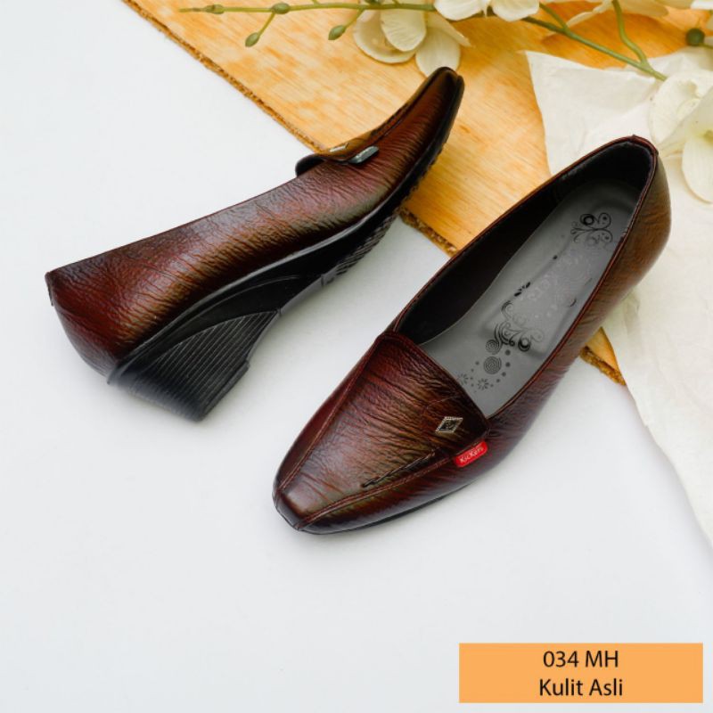 SEPATU KULIT KICKERS WANITA WEDGES