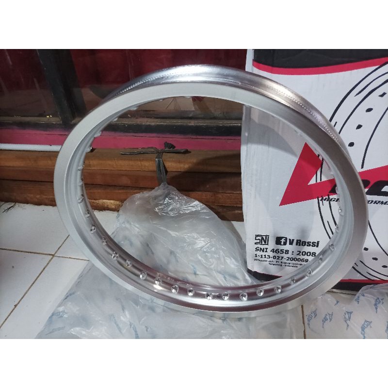 Velg pelk V rossi ring17 ukuran 160-185 warna silver