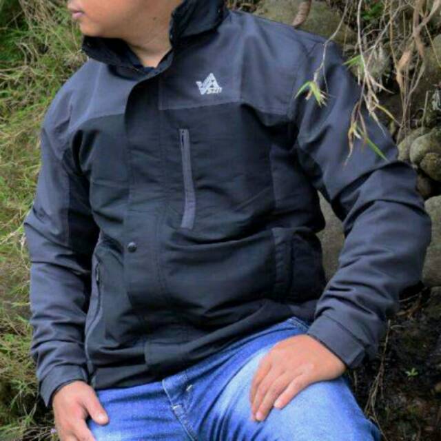 Jaket gunung suzuran