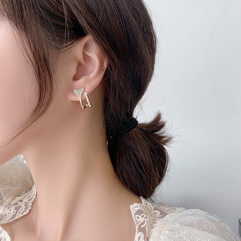 Anting Tusuk Sterling Silver 925 Desain Ekor Ikan Hias Berlian Gaya Korea Untuk Wanita