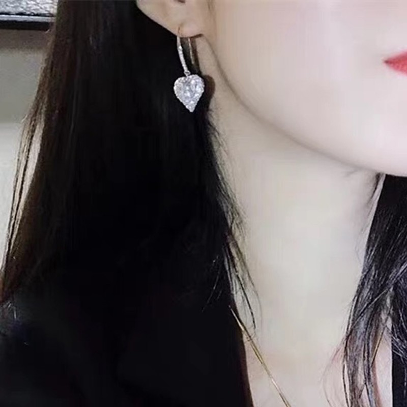 Anting Tusuk Desain Bunga Mawar / Hati / Pita / Cakar Kucing Hollow Hias Berlian Imitasi Untuk Wanita