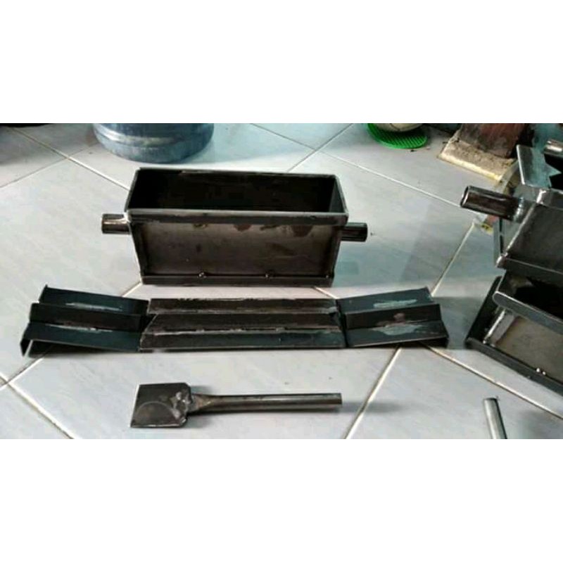 Cetakan batako model engsel/alat cetak batako ukuran 40x20x10
