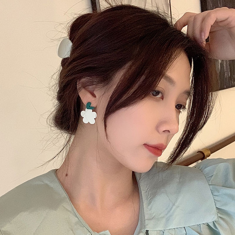 Anting Stud Silver Needle Bentuk Bunga Hati Gaya Korea Untuk Wanita