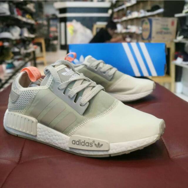 ADIDAS NMD R1