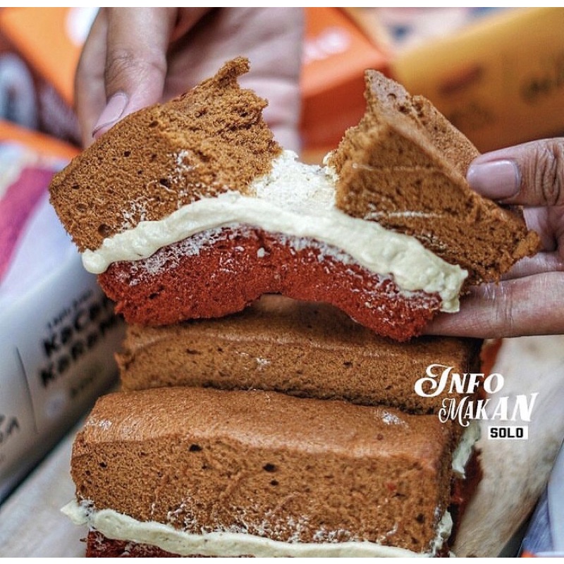 

BOLU LAPIS AREN ORIGINAL VANILA KACANG KARAMEL PANDAN KEJU SOLO BALAPAN OLEH OLEH KHAS SOLO