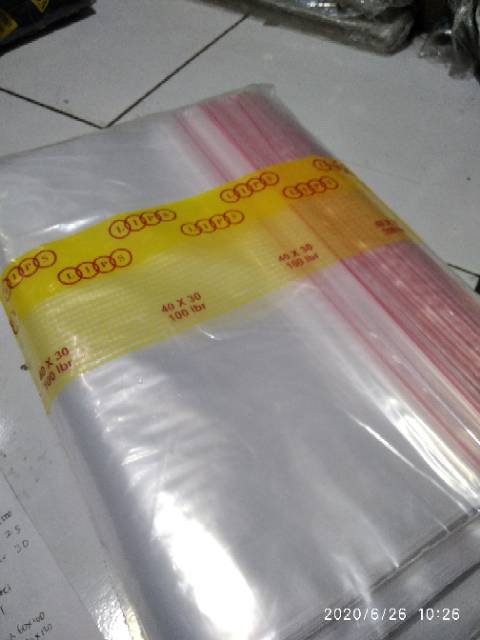 Plastik klip uk 30x20 dan 40x30 merk Lips