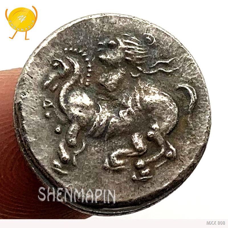 Koleksi koin peringatan kuningan dan perak Yunani-Romawi kuno dari koin lawan jenis