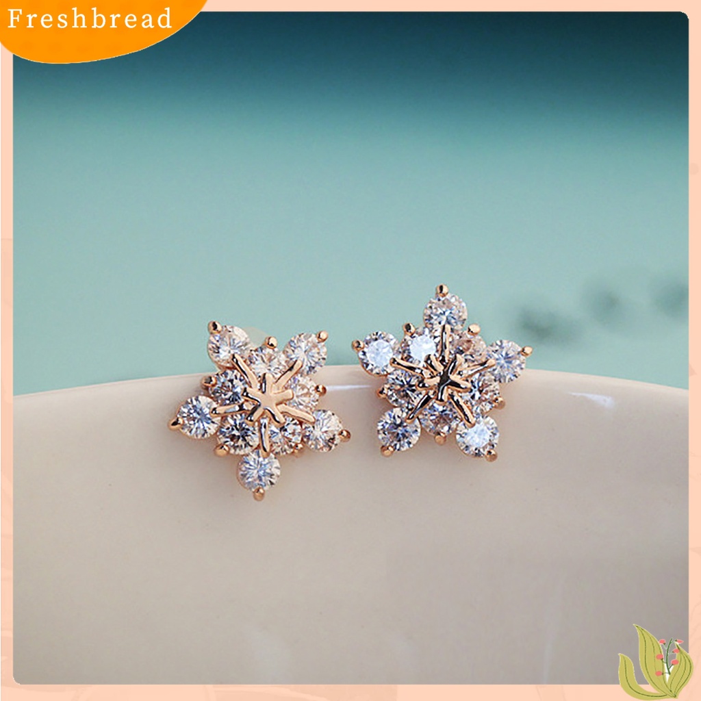 Terlaris Ear Studs Five-petal Flower Twinkling Alloy Earring Jewelry Accessory for Dating