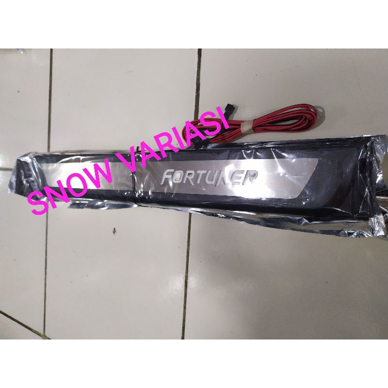 All New Fortuner sillplate samping Side scuff plate Activo with lamp JSL