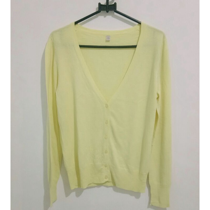 Uniqlo Cardigan Kuning Rajut Halus (Preloved Like New)