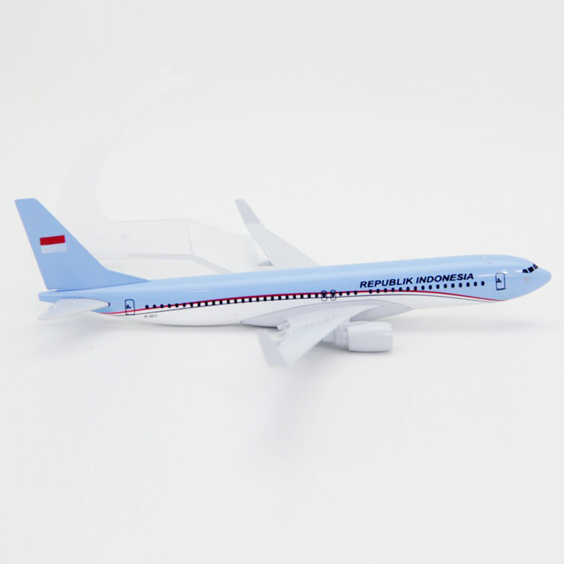 Boeing 737 Model Pesawat Terbang Thai Malindo Bangladesh Brazil Indonesia Shenzhen Airlines B737 Bahan Metal Ukuran 16CM