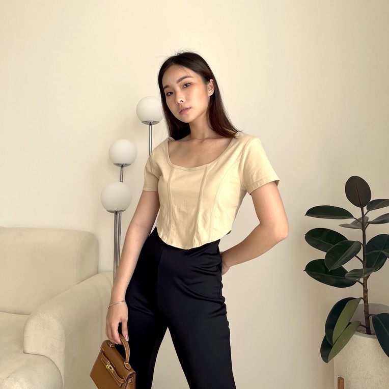 Callie Basic Top / Top Wanita