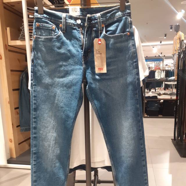 Celana Levi's 512 slim tapper