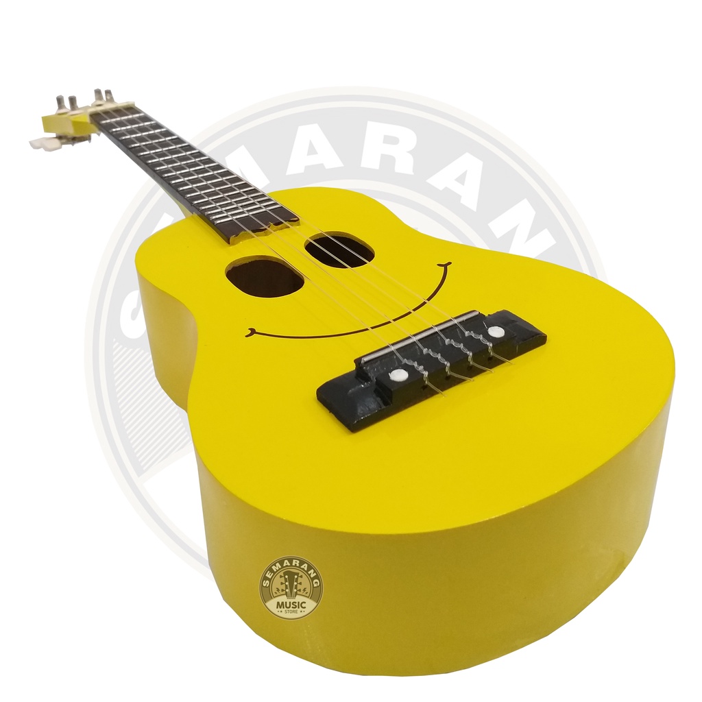 Gitar Ukulele Smile Senar 4 Termurah