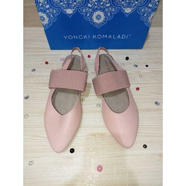 sepatu tali belakang