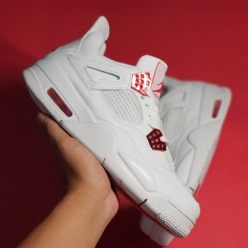 SEPATU NIKE AIR JORDAN 4 WHITE METTALIC 
