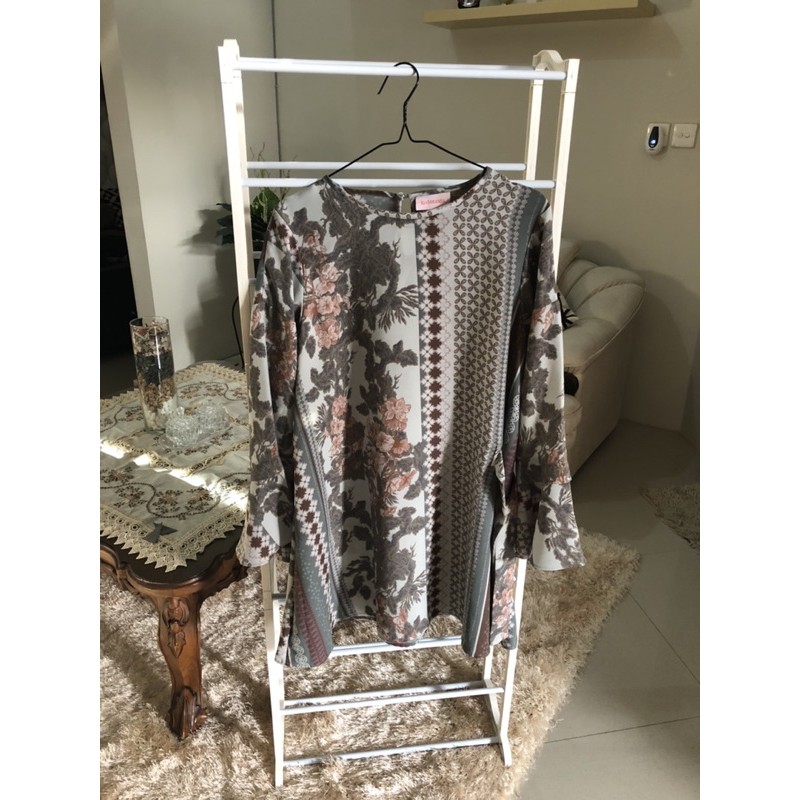 Preloved Plasma Top Ria Miranda