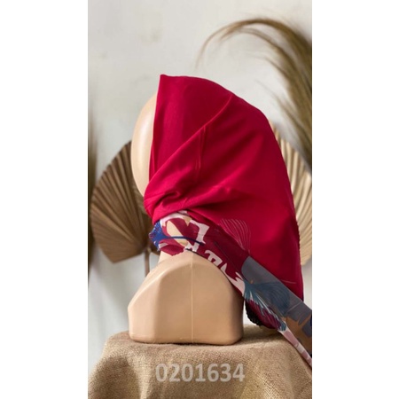 Segiempat Motif Osaka Umama