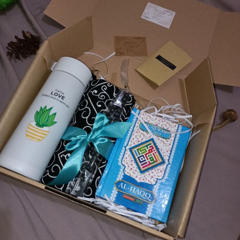 Hampers Al Quran Sajadah Botol Minum Tumbler