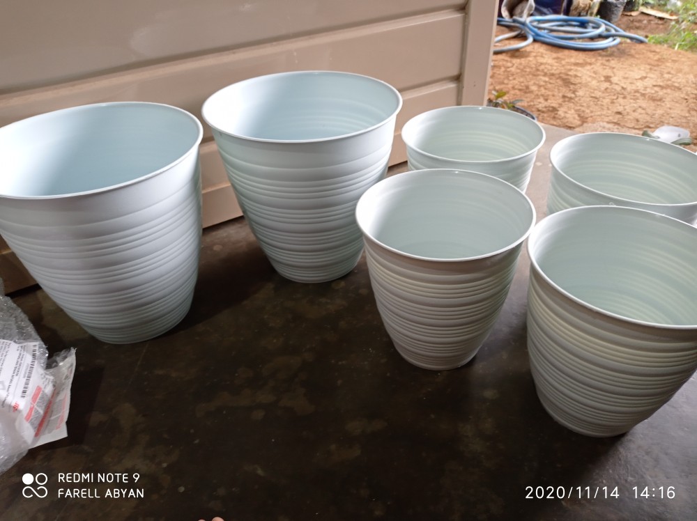 Pot Pirus 18 Cm Pot Tawon Pirus 18 Tirus