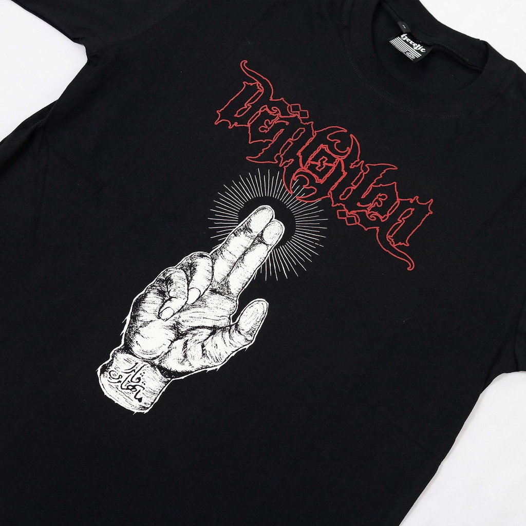 Heretic x Daarchlea - T-Shirt - Junjung