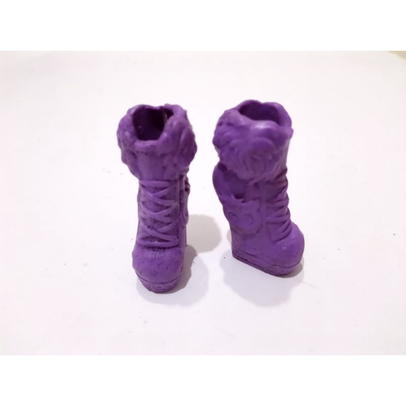 sepatu Monster high