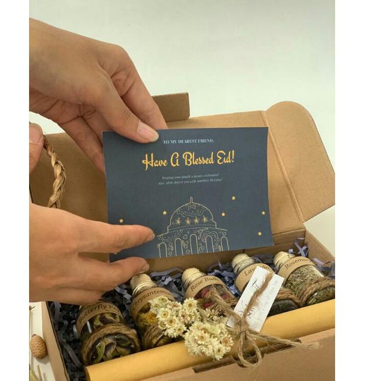 

[PRODUK Q9A] Hampers Lebaran Parsel Ramadhan Artisan Tea Parcel Puasa Ied Mubarak Gift Kado Hemat Ulang Tahun Wisuda Gift New Year Imlek Valentine Kado Wedding Anniversary Get Well Soon Hampers Custom Teh Bunga Kado Special Hampers Isoman Unik Special Gif