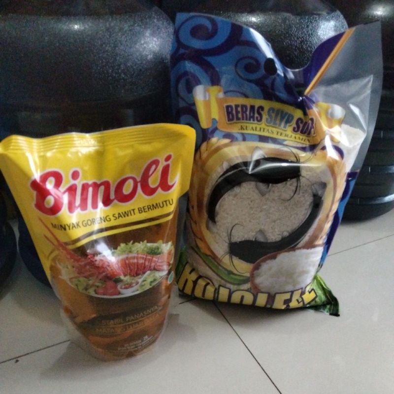 

paket sembako beras rojolele 5kg Bimoli 2liter