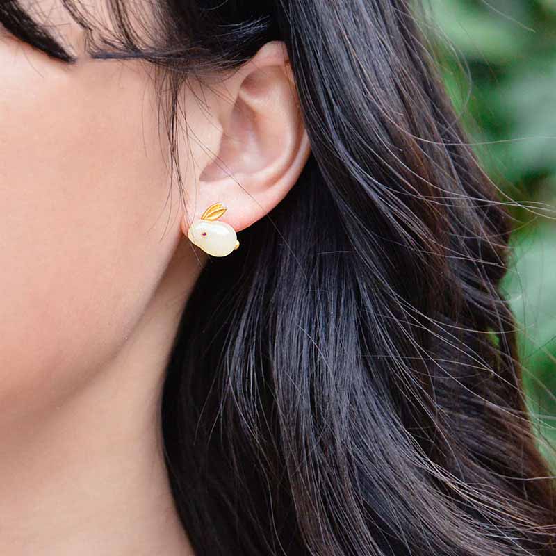 Anting Tusuk Gantung Wanita Desain Kelinci Gaya Trendy / Elegan / Simple Untuk Tahun Baru