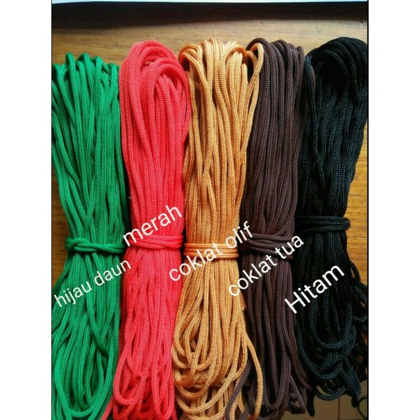 

Tali kur || tali name tag || tali kerajinan isi -+ 25 meter