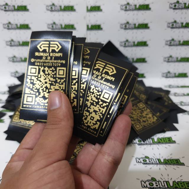 

Label Pakaian Bahan Satin Hitam