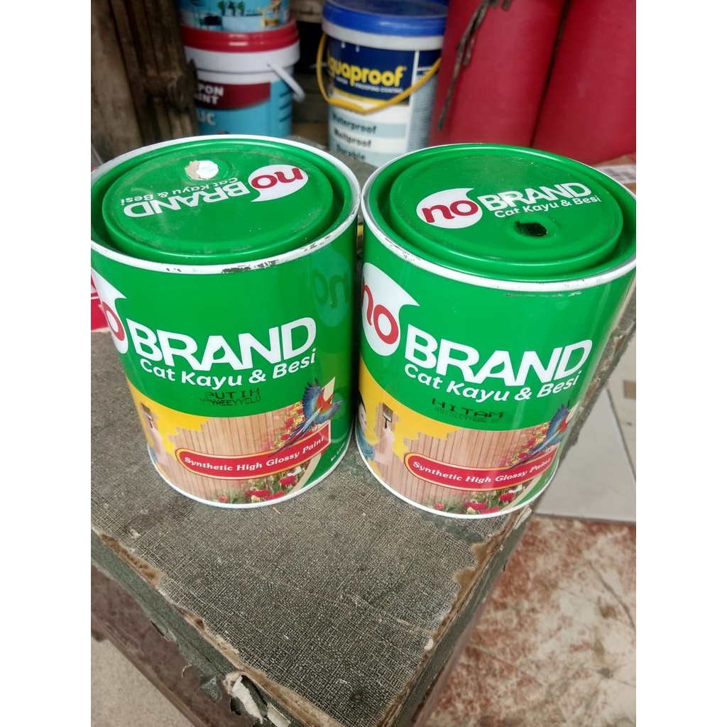 Cat Minyak Kayu & Besi NO BRAND 08 L Putih dan Hitam