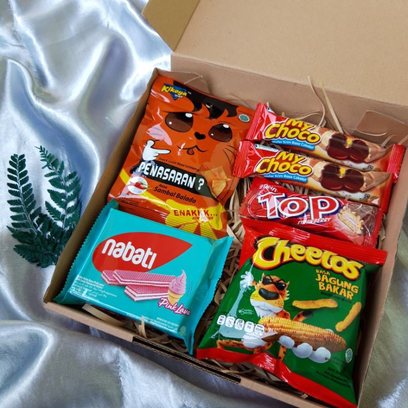 

Snack Box / Gift Box Snack / Suprise Box / Hadiah Ultah / Hadiah Wisuda