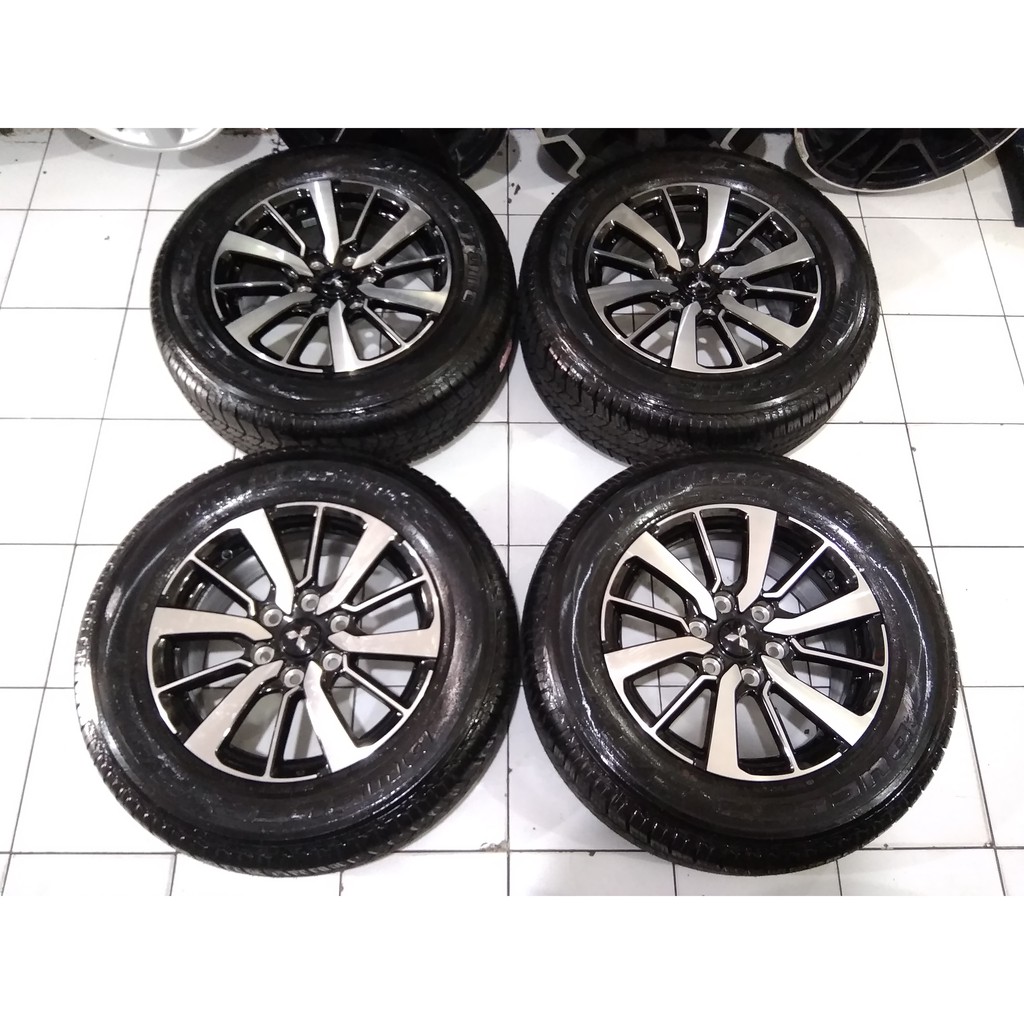 velg mobil Original New Pajero R18 Plus Ban Bridgestone Kondisi 90%