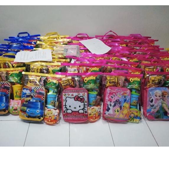 

EPG Souvenir paket ulang tahun Tas karakter bingkisan ciki snack ulang thaun Ready Stock