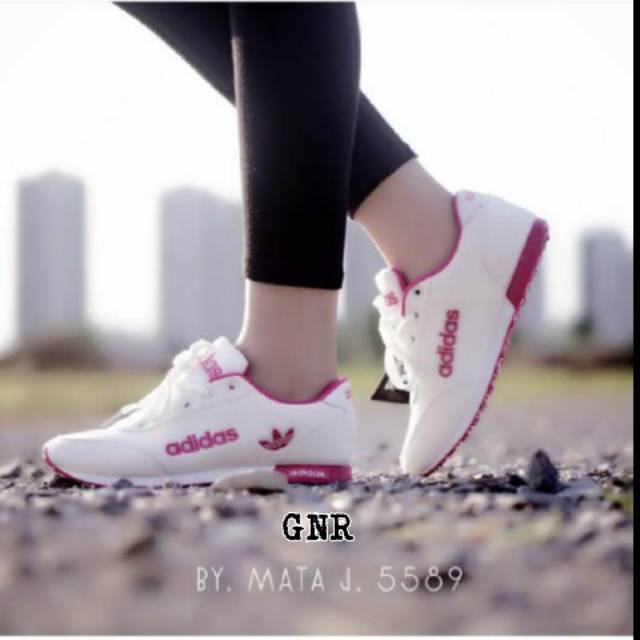 promo sepatu adidas wanita murah