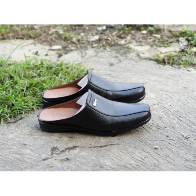 sepatu BUSTONG LACOSTE BAHAN KULIT WARNA HITAM