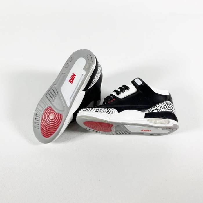 AIR JORDAN 3 AJ3 BLACK CEMENT 3D SNEAKERS KEYCHAIN MINIATUR