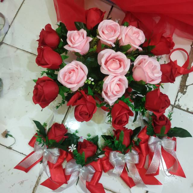 Bunga mobil pengantin atau bunga mobil pernikahan merah pinkbaby