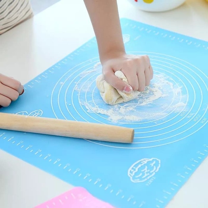 

KUE-PENGHIAS-ALAT- SILMAT SILICONE MAT 40X50 CM SILFAT ALAS GILING ADONAN FONDANT KUE - BIRU -ALAT-