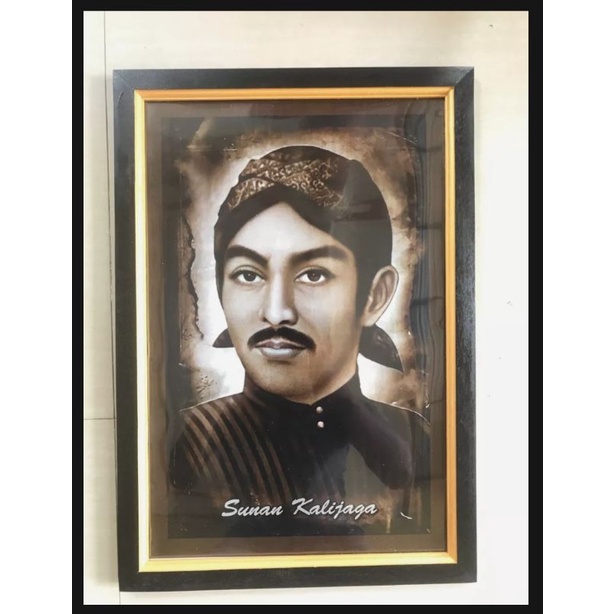 Hiasan dinding cetak gambar lukisan sunan Kalijaga plus bingkai ukuran 35x52cm